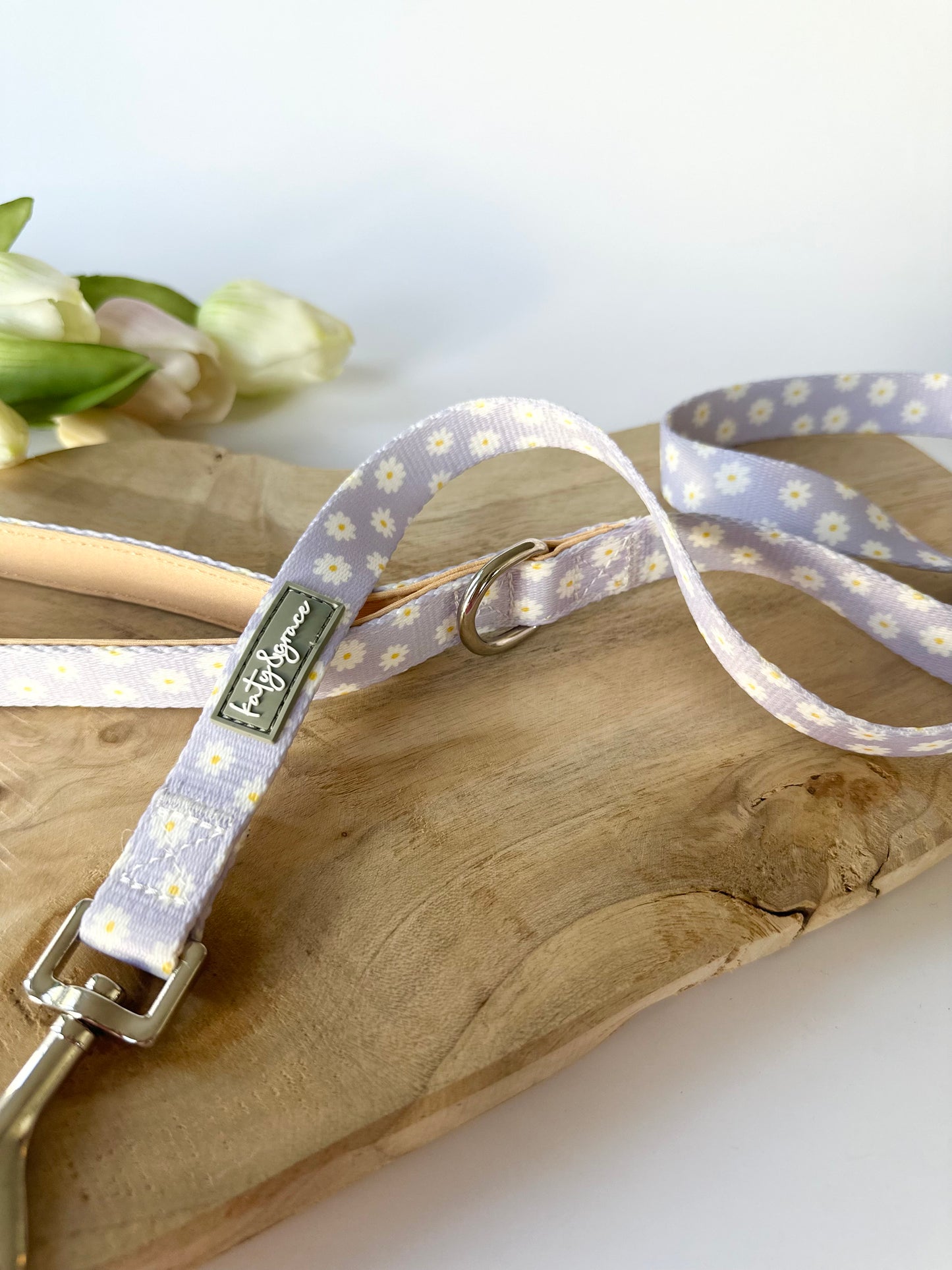 Leash - Lilac Daisy