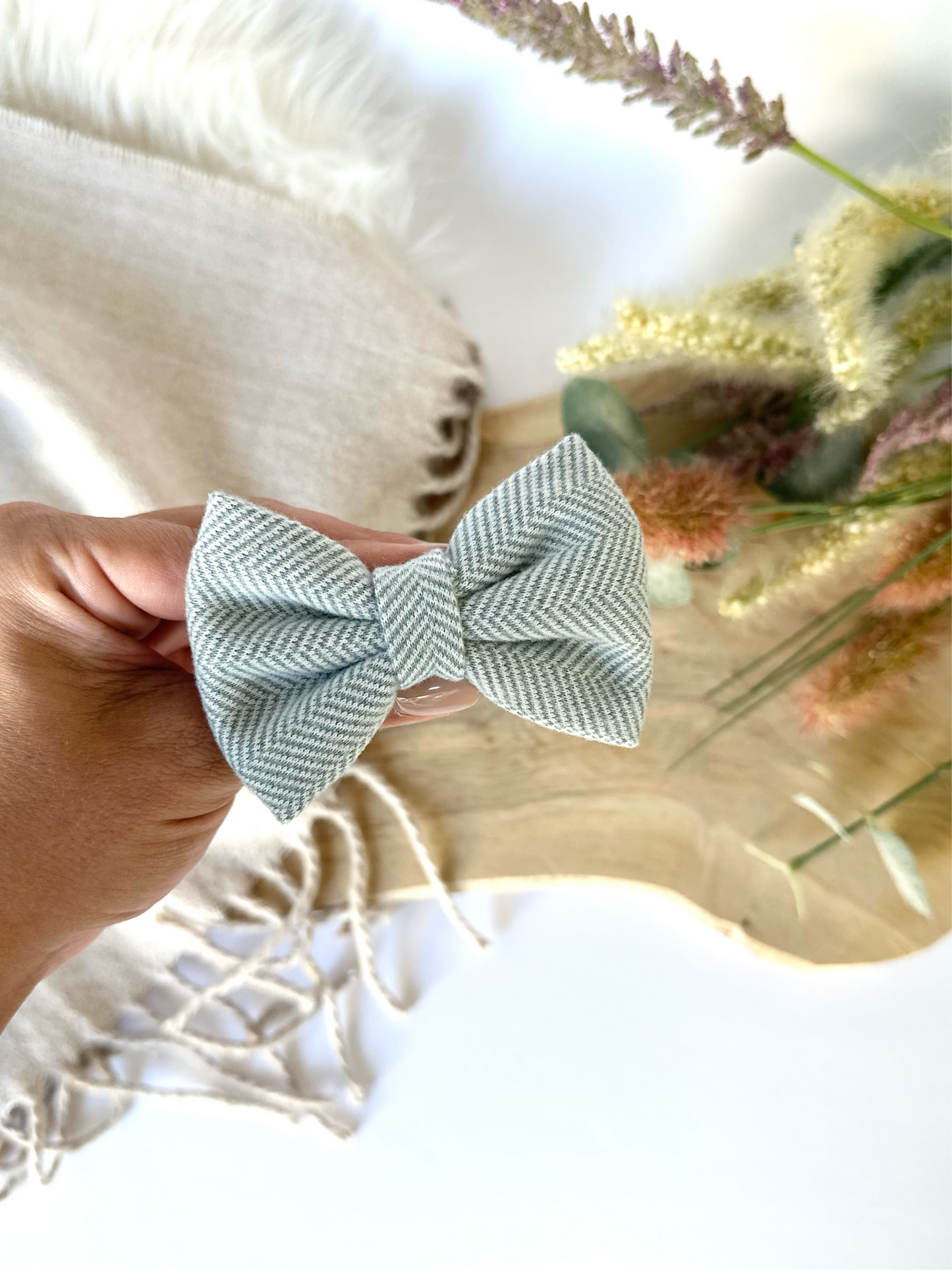 Bow - Neat Tweed