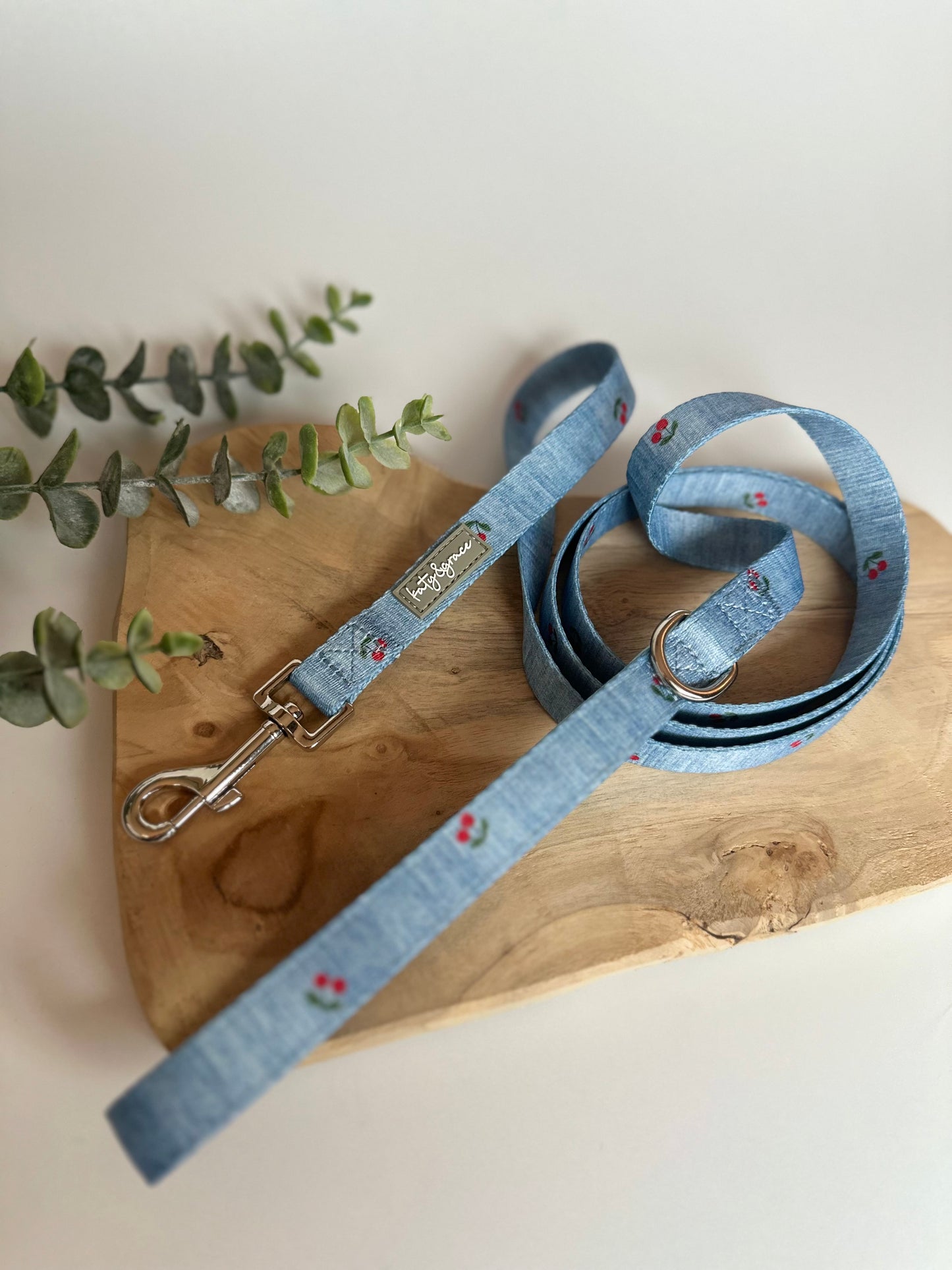 Leash - Cherry Jeans
